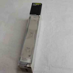 Photo représentant la maintenance de systèmes avec Module Rack 140CRA93200