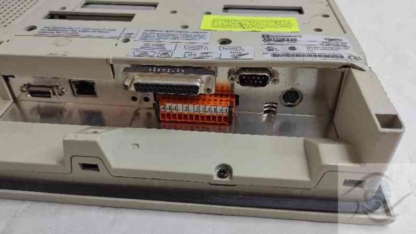 Détail de l'écran tactile du XBTG6330
