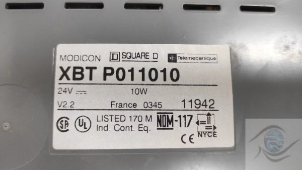 Vue arrière du XBTP011010 montrant les ports de connexion