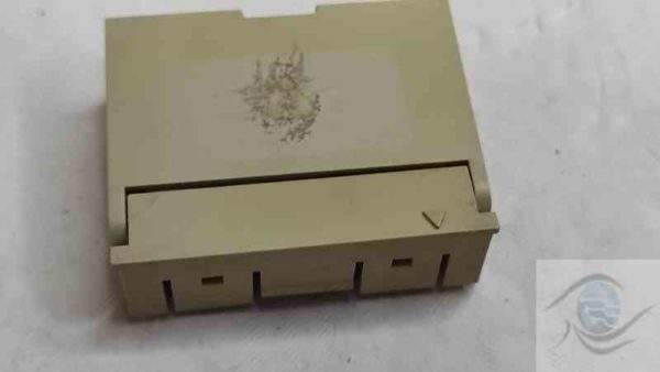 Photo montrant la connectivité avancée du XBTZ800004